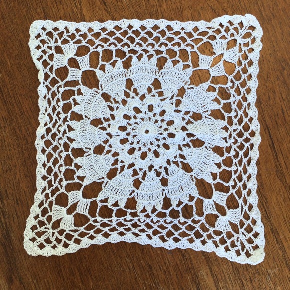 Gorgeous Vintage square doily